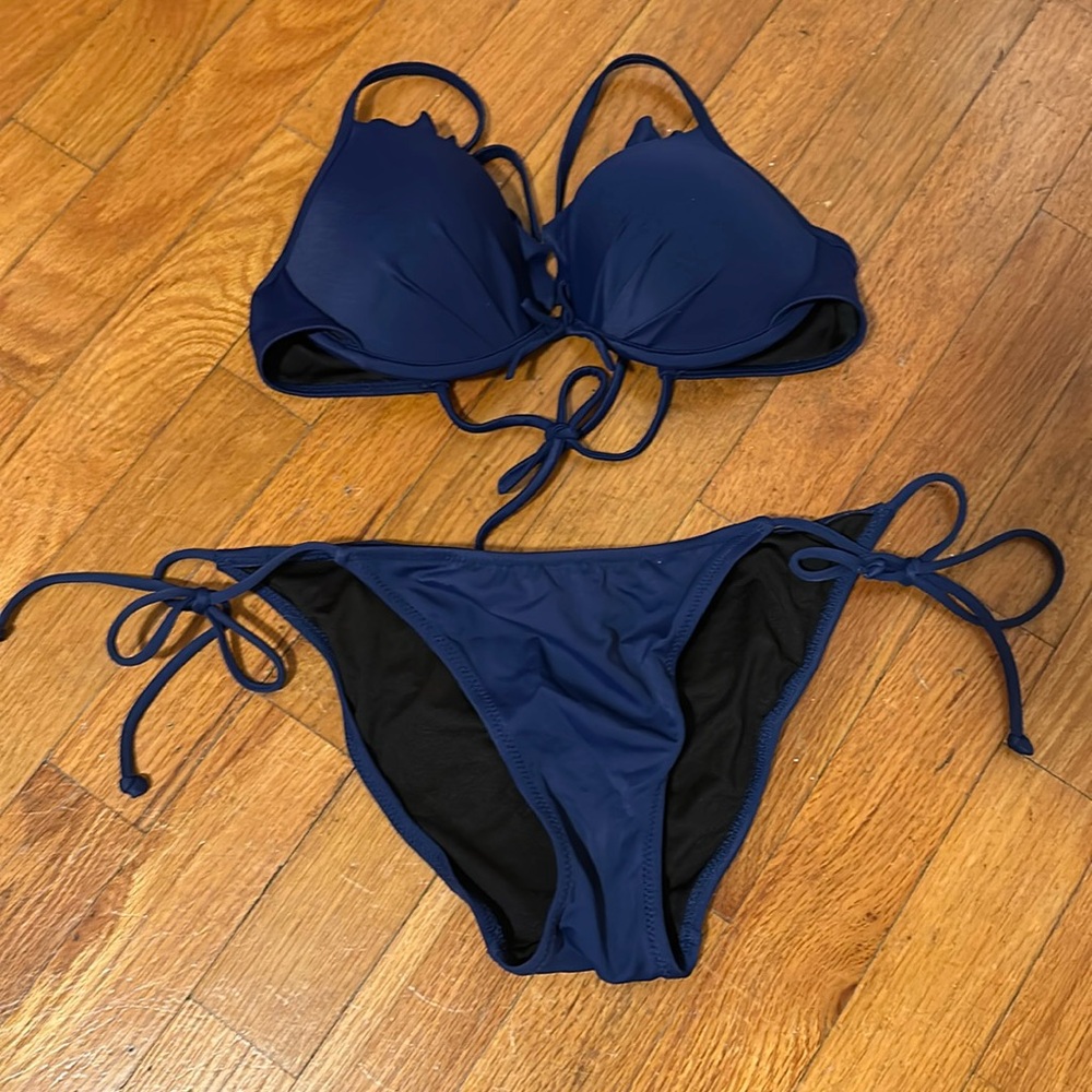 Victoria’s Secret Navy blue Sexy Bikini Set 34B underwire top and small bottoms